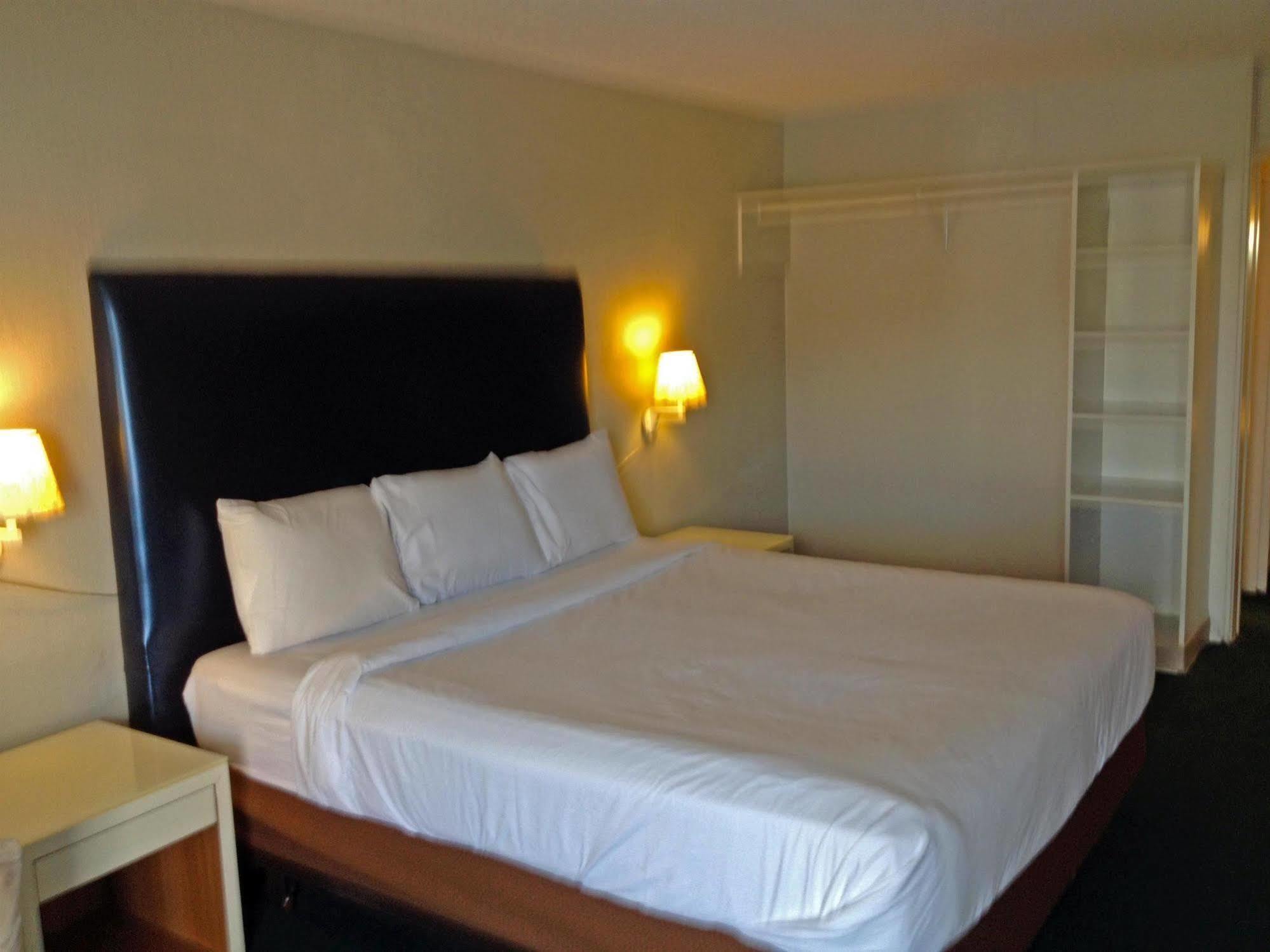 Country Hearth Inn And Suites Падака Экстерьер фото